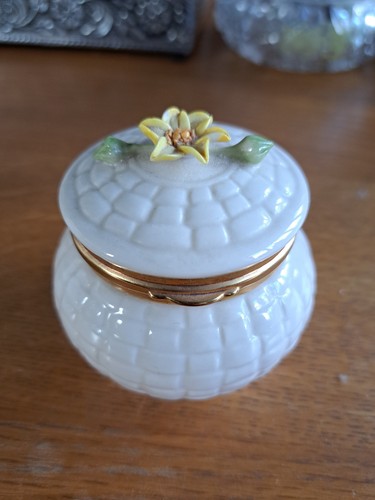 Belleek trinket pot flower - belleek,
