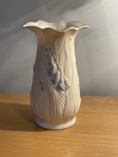Vintage belleek ireland - belleek, vase