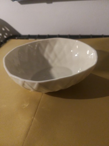 Belleek 1996 woven - woven, trinket