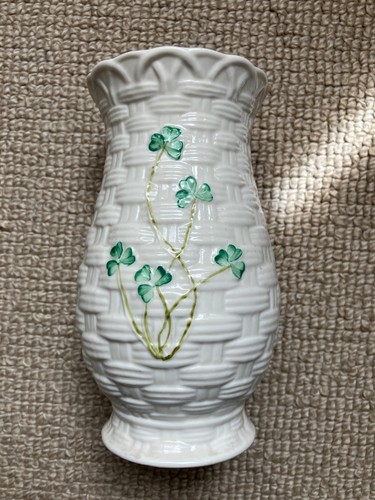 Belleek kylemore vase - belleek,