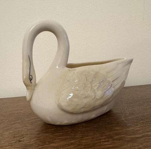Vintage belleek white - white, yellow