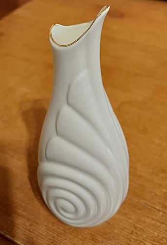 Belleek sea shell bud vase - sea,