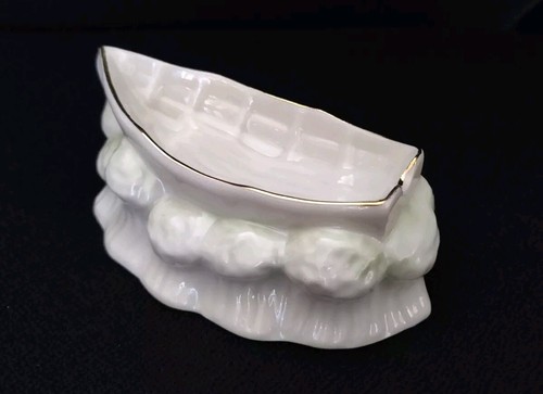 Vintage belleek irish pottery - belleek,