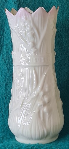 Vintage belleek lily the - belleek, of