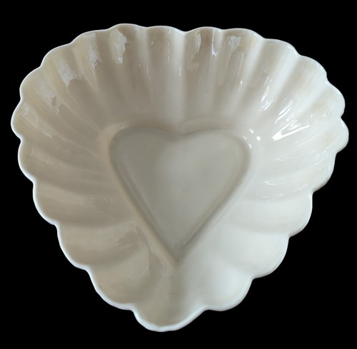 Vintage belleek pottery - vintage, heart