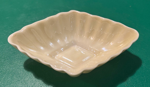 Belleek ribbed rhombus shape