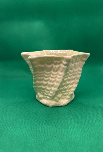 Belleek limpet pattern twisted - limpet,